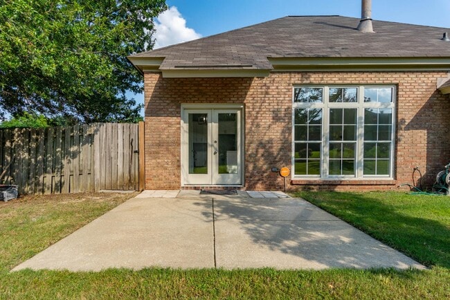 Building Photo - 9300 Greythorne Way