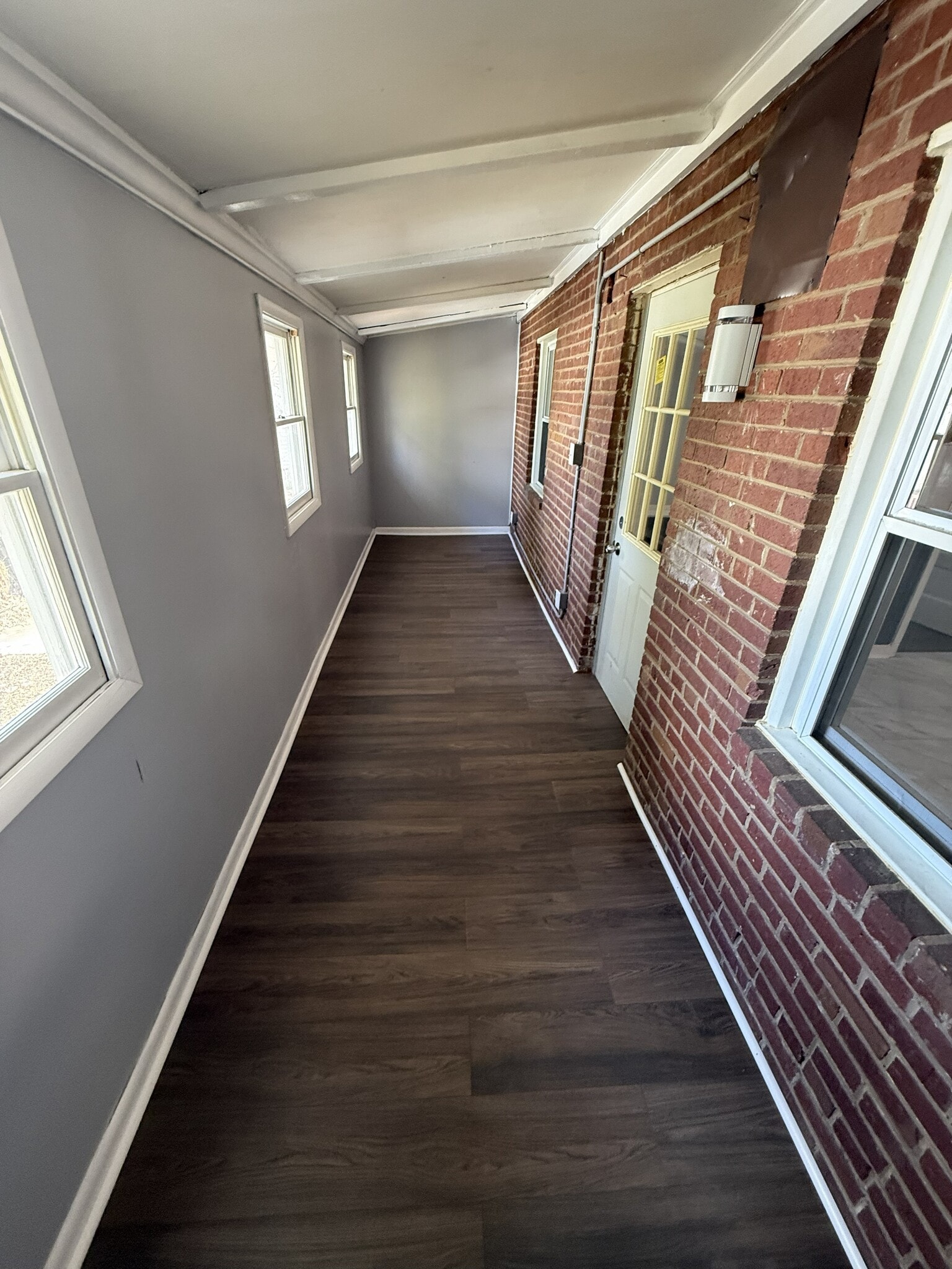 Enclosed Porch - 4206 Urn St