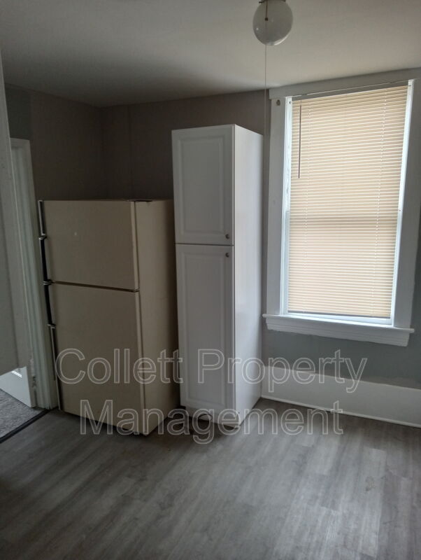 Building Photo - 3912 Archwood Ave