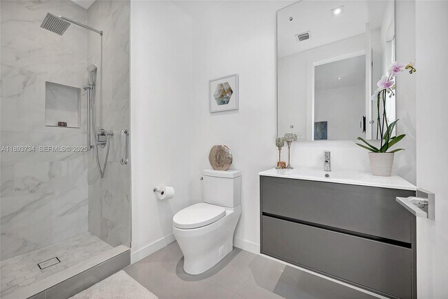 Building Photo - 5921 SW 87th St