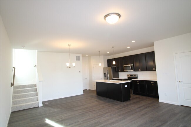 Building Photo - 37 Wingtip Ct