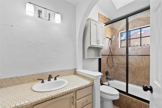 Building Photo - 5590 Spring Valley Rd