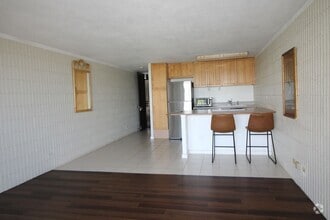 Building Photo - Live Just Steps from the Beach – 1BR at Mo...