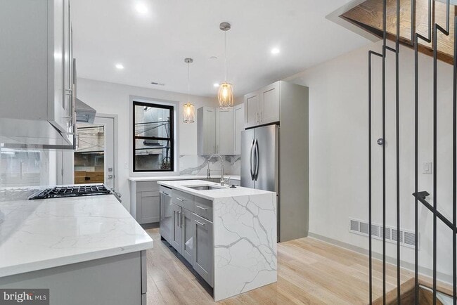 Building Photo - 3118 Ridge Ave