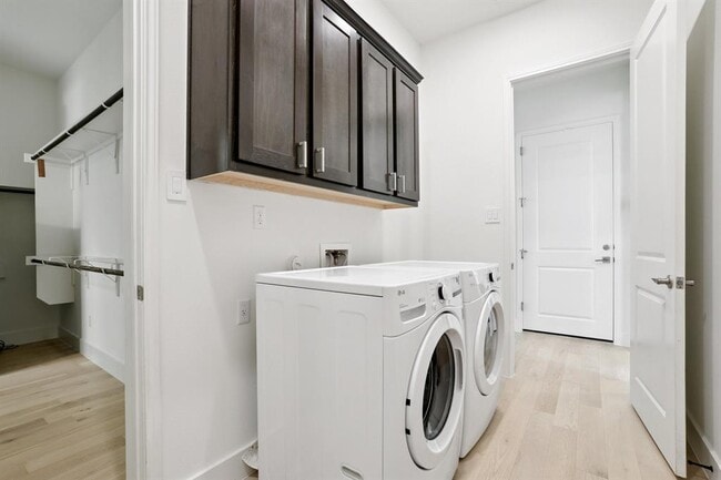 Building Photo - 4025 Lazy River Bend