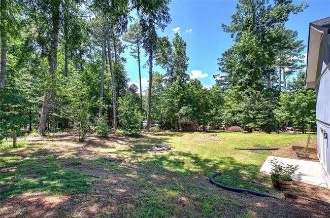 Building Photo - 3410 Holliglen Dr