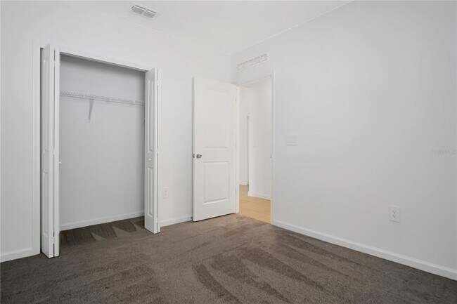 Building Photo - 668 Sand Pne Ln