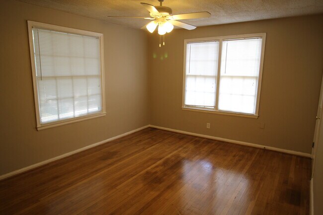 Building Photo - 3658 Herschel St