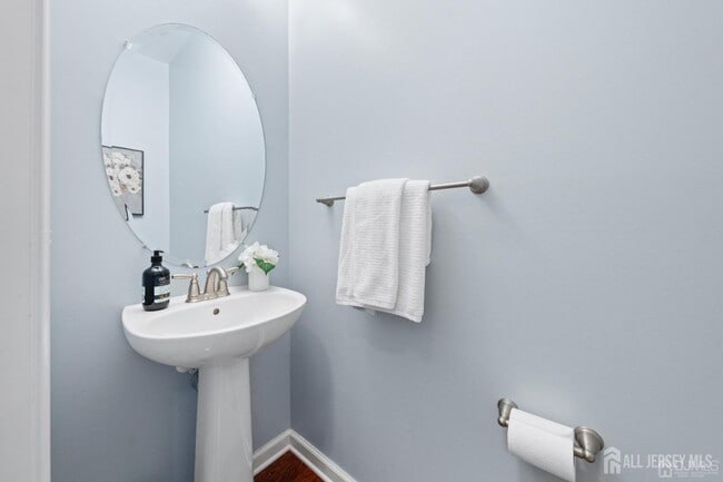 Building Photo - 2456 Canterbury Ln