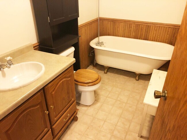 Building Photo - 3 Bedroom, 3 Bath Home With 2-Car Attached Garage In Rothschild