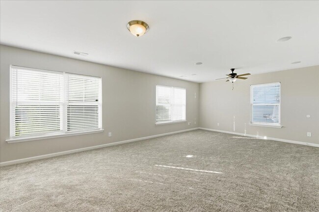 Building Photo - Spacious 5-Bedroom Home in the Live Oak Community – Richmond Hill, GA