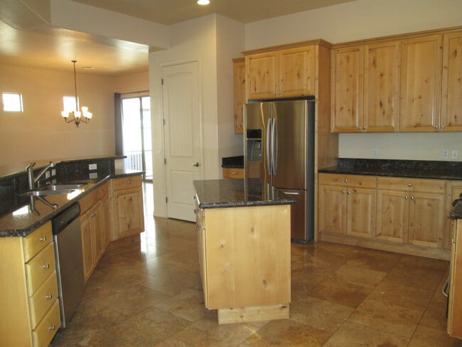 Building Photo - Unfurnished, 1-year long-term rental