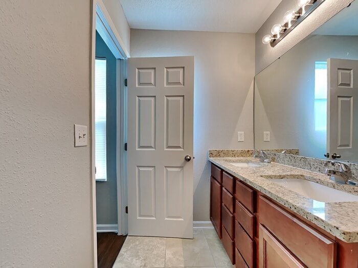 Building Photo - 5241 Walkers Ridge Dr