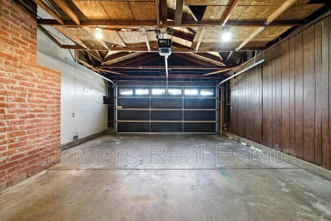 Building Photo - 7284 Brighton Dr