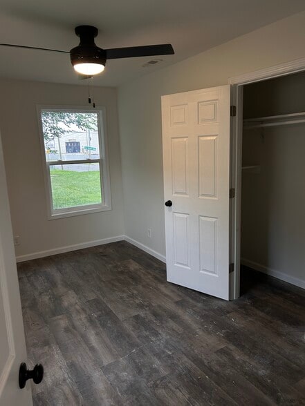 Building Photo - 1702 McCulloch Ave