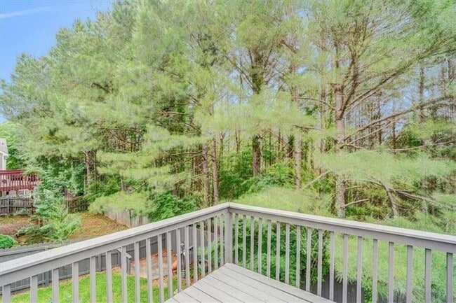 Building Photo - 142 Stoneforest Dr