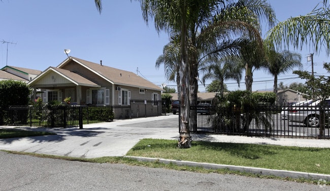 Primary Photo - 643 E G St