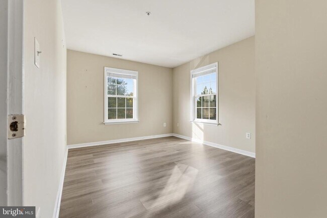 Building Photo - 2109 Bristol Dr