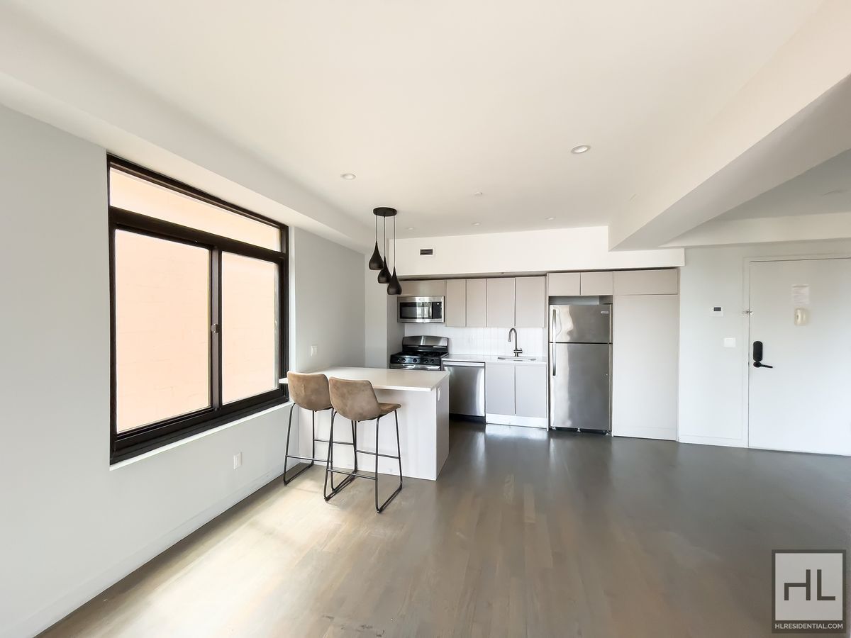 Building Photo - Bushwick Avenue / Spacious 2-Bed, 1-Bath /...