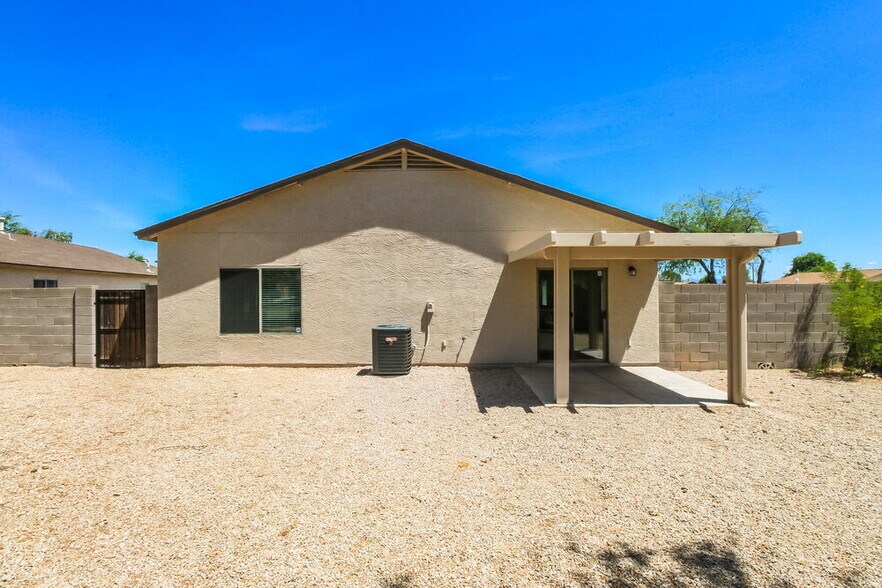 Building Photo - 1715 E Renegade Trail