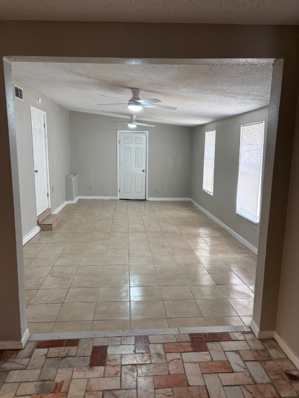 Building Photo - 230 Schmeltzer Ln