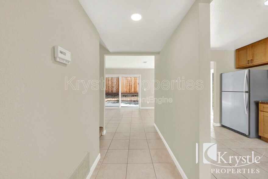 Building Photo - 407 Jordan St