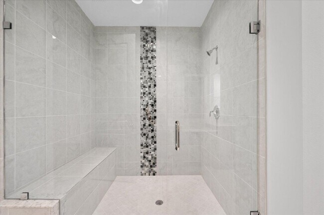 Building Photo - 12546 Gross Pointe Dr
