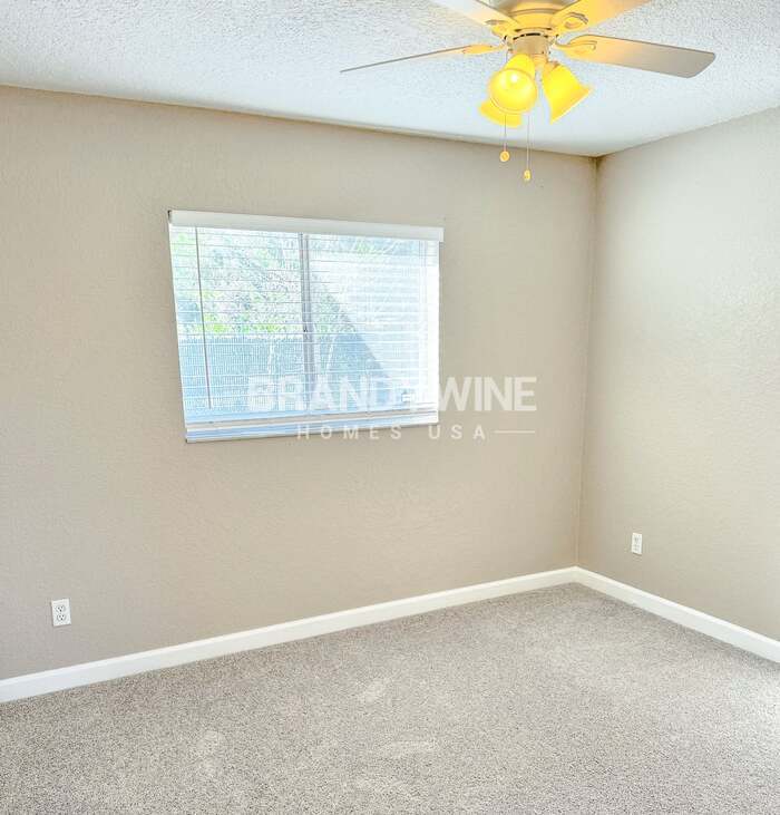 Building Photo - 220 Bonnie Glen Ln