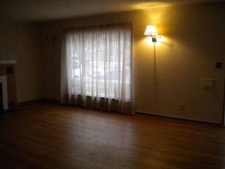 Building Photo - SPACIOUS single family home with double ga...