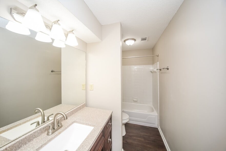 Building Photo - 5180 Plum Tree Dr