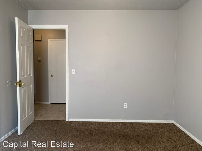 Building Photo - 3 br, 1.5 bath House - 1609 N. Christine Dr.