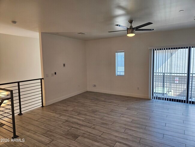 Building Photo - 264 S Roosevelt St