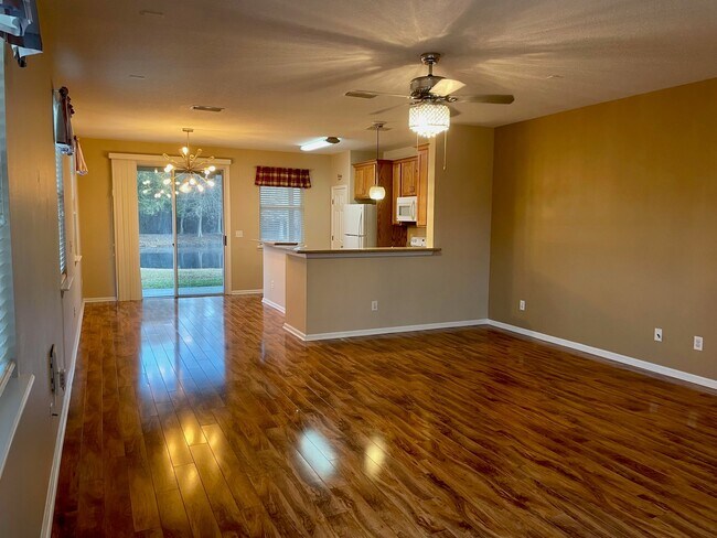 Building Photo - 300 Volterra Plz