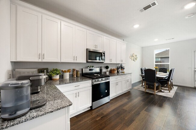 Building Photo - 25927 Chicory Dr