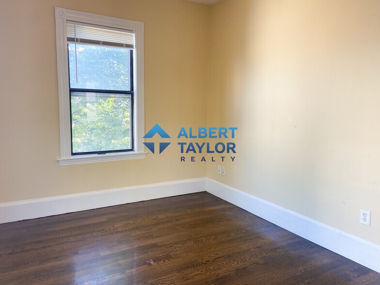 Building Photo - 19 Parker Hill Ave