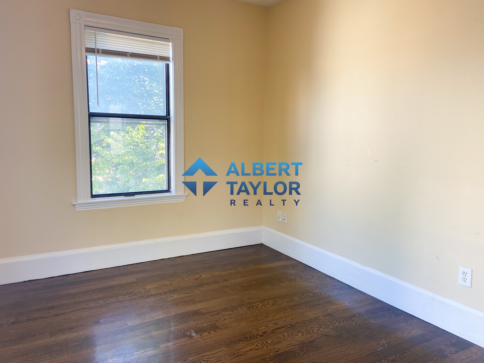 Building Photo - 19 Parker Hill Ave