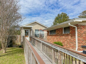 Building Photo - Tiny home in Heart of Pensacola