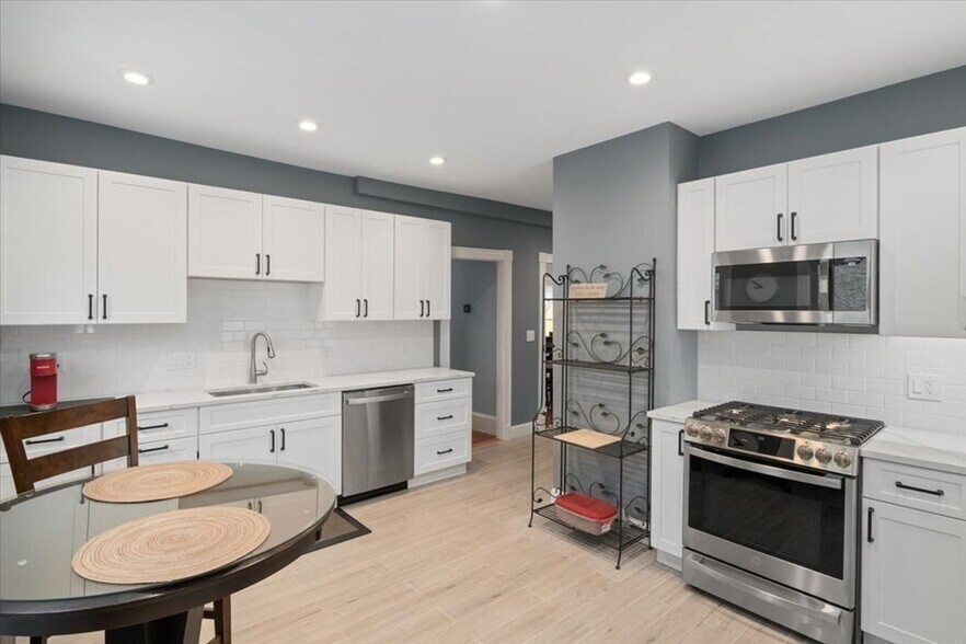 Building Photo - 61 Lowden Ave