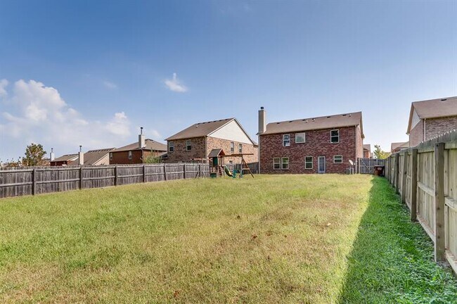 Building Photo - 1022 Harmony Ln