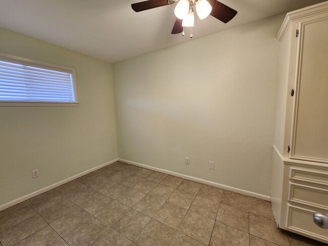 Building Photo - 580 Pleasure Island Blvd