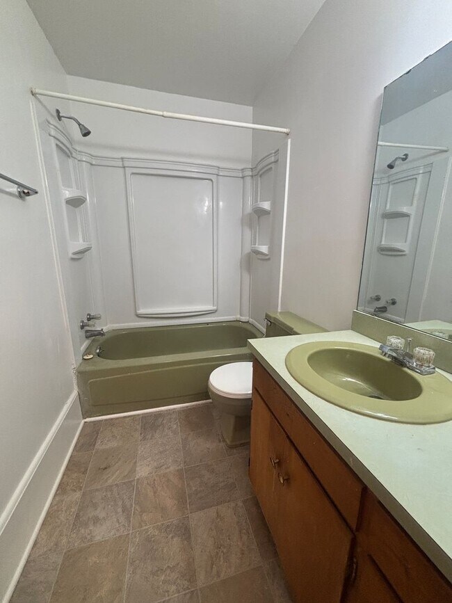 Building Photo - Idlewild Property