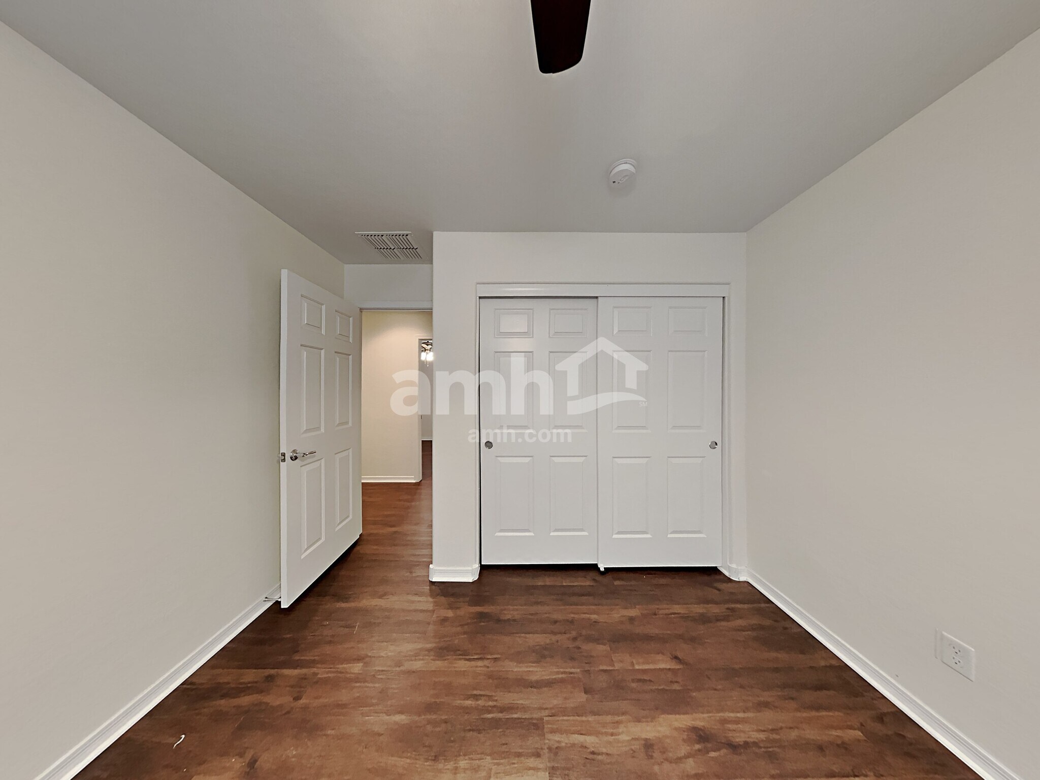 Building Photo - 11016 E Silver Springs Cir