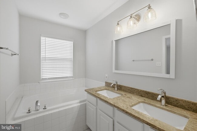 Building Photo - 45570 Trestle Terrace