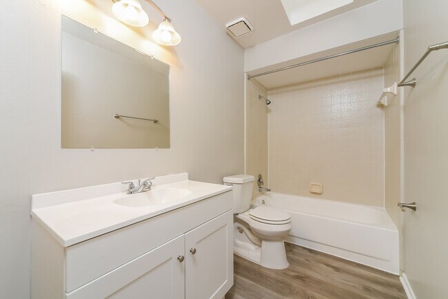 Building Photo - 1056 Saddleback Ridge Rd