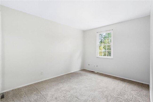 Building Photo - 222 Parkwood Dr