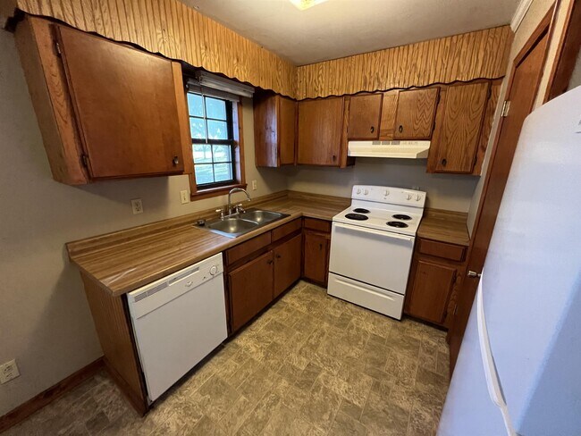 Building Photo - 1803 Thomas Ln