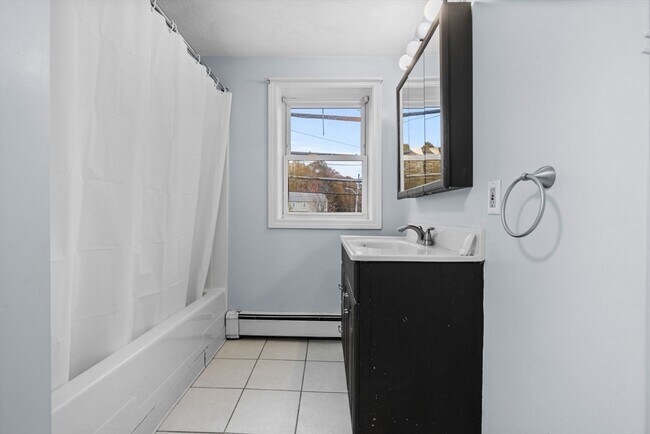 Building Photo - 56 Central St