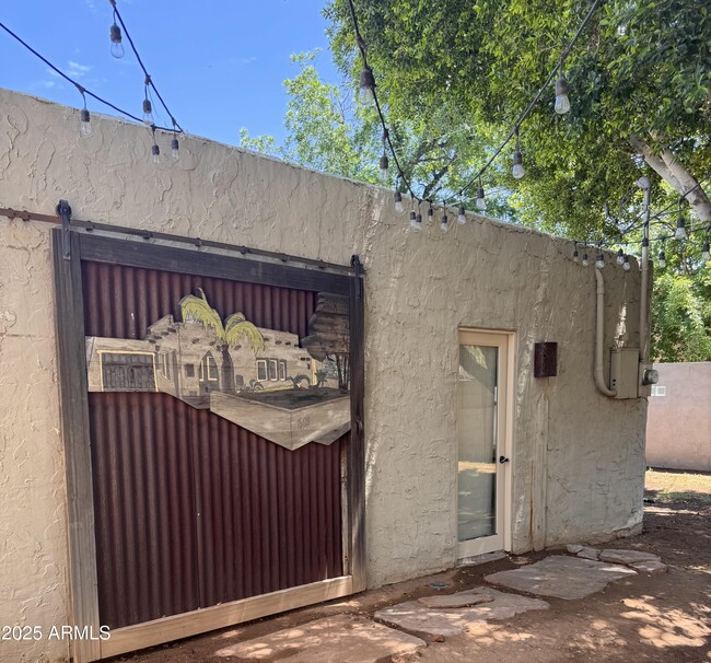 Building Photo - 1509 E Cheery Lynn Rd