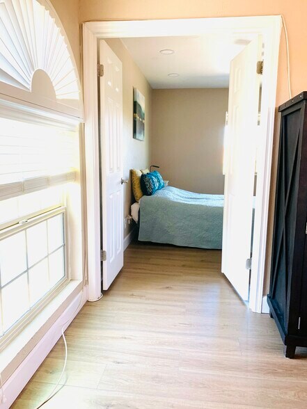 Building Photo - 13035 N 34th St