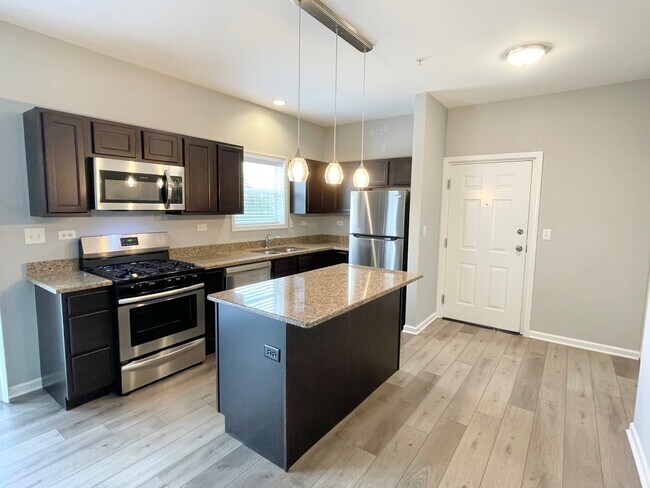 Building Photo - 811 E Main St